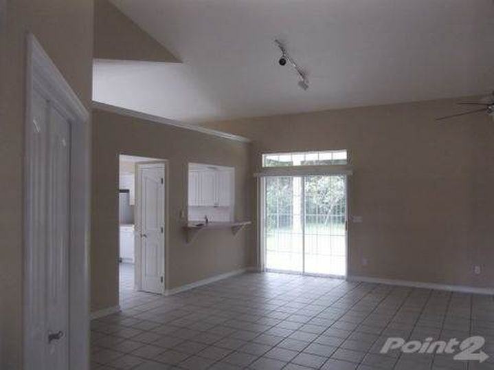 162 Barrington Dr - Photo 3 of 13