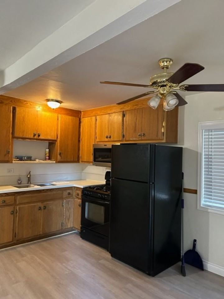 42769 La Cerena Avenue - Photo 2 of 10