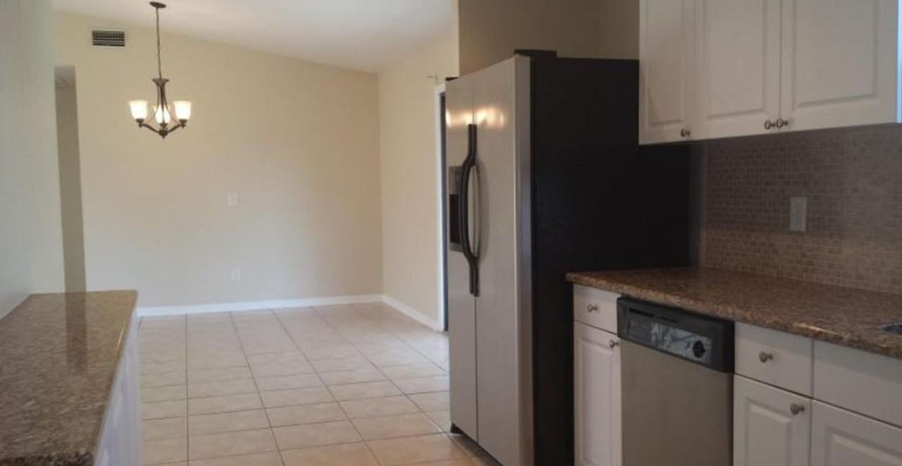 910 Sw Whittier Ter - Photo 3 of 7