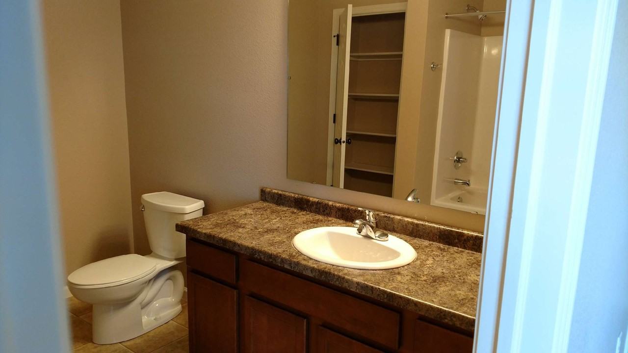 2607 Verity Ln Se - Photo 3 of 22