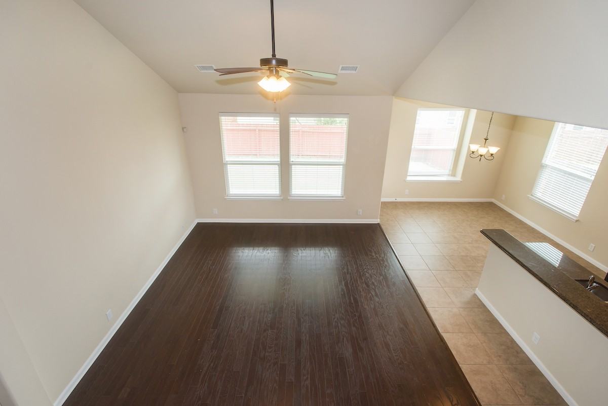 1902 Laminar Creek Rd - Photo 6 of 32