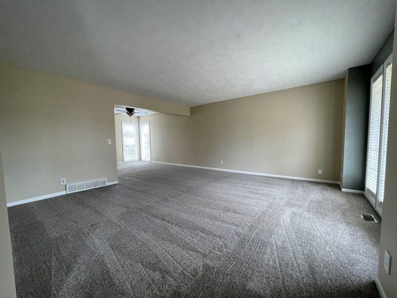 11412 S 43rd St - Photo 4 of 14