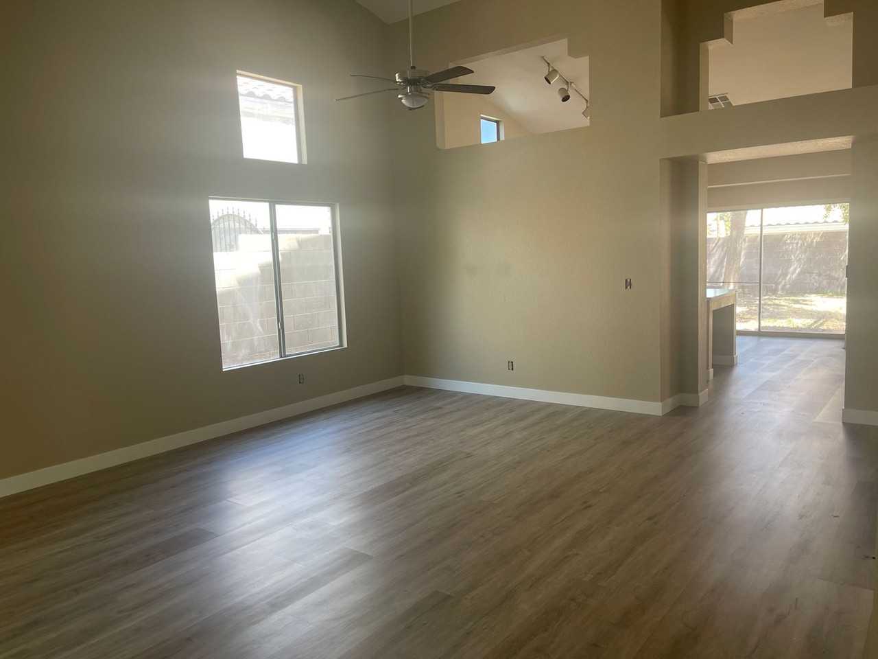 2226 Crown Valley Ln - Photo 2 of 13