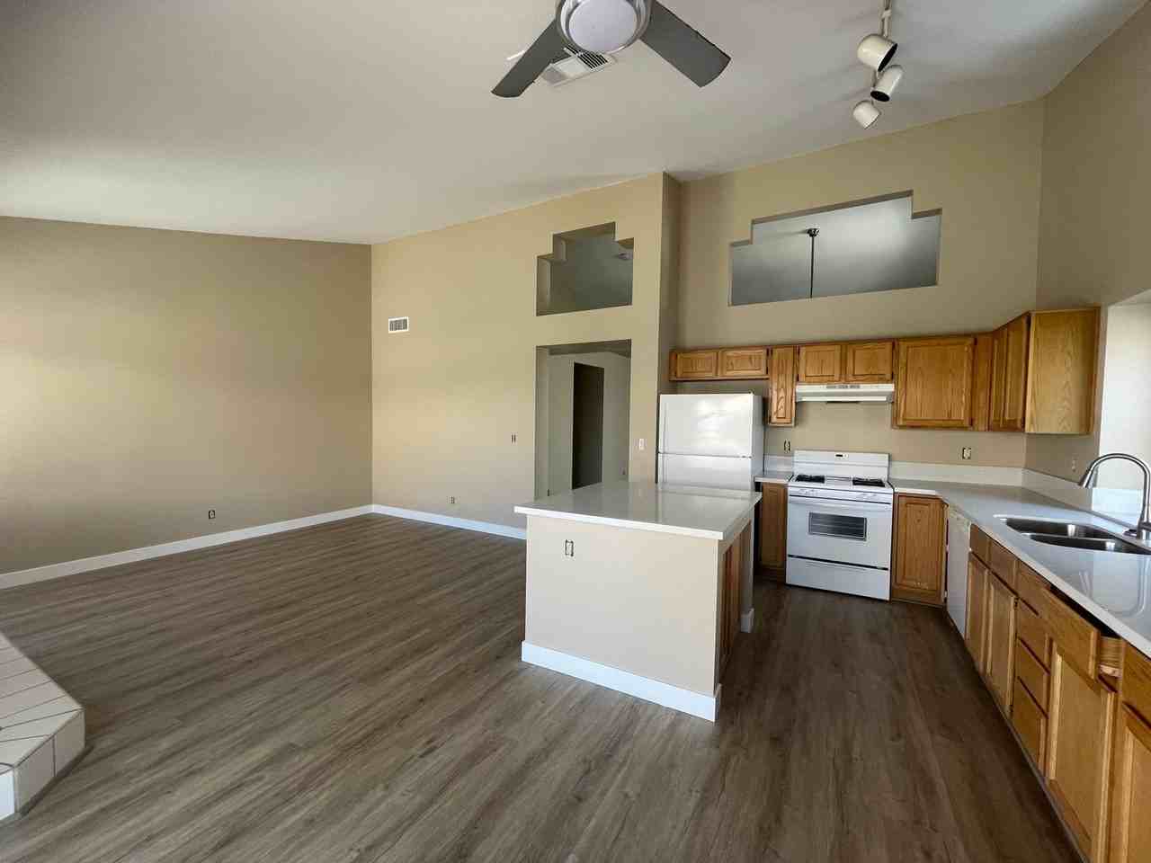 2226 Crown Valley Ln - Photo 4 of 13