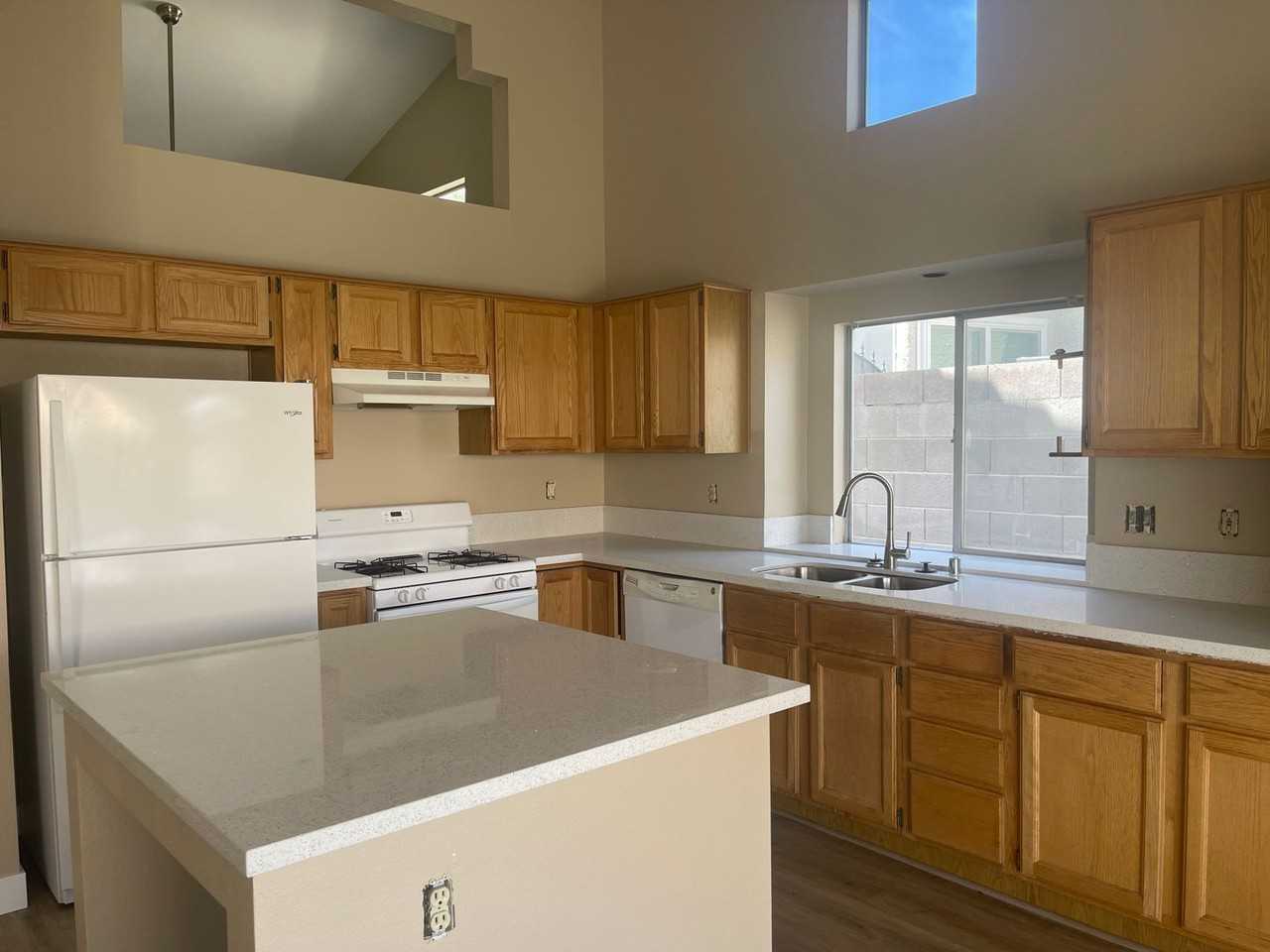 2226 Crown Valley Ln - Photo 5 of 13