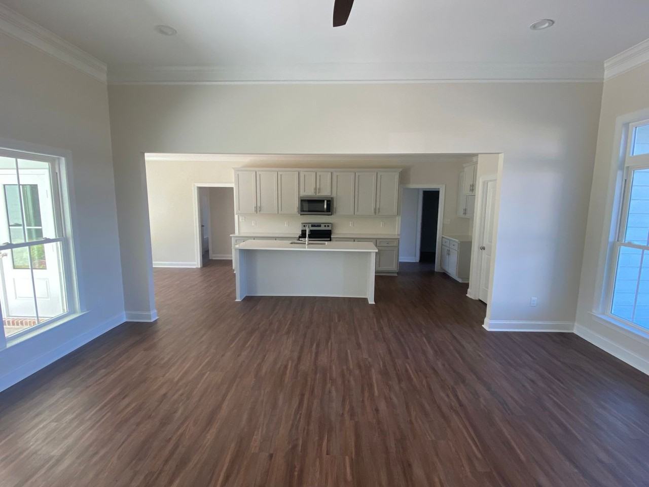 127 Chapel Ct - Photo 3 of 12