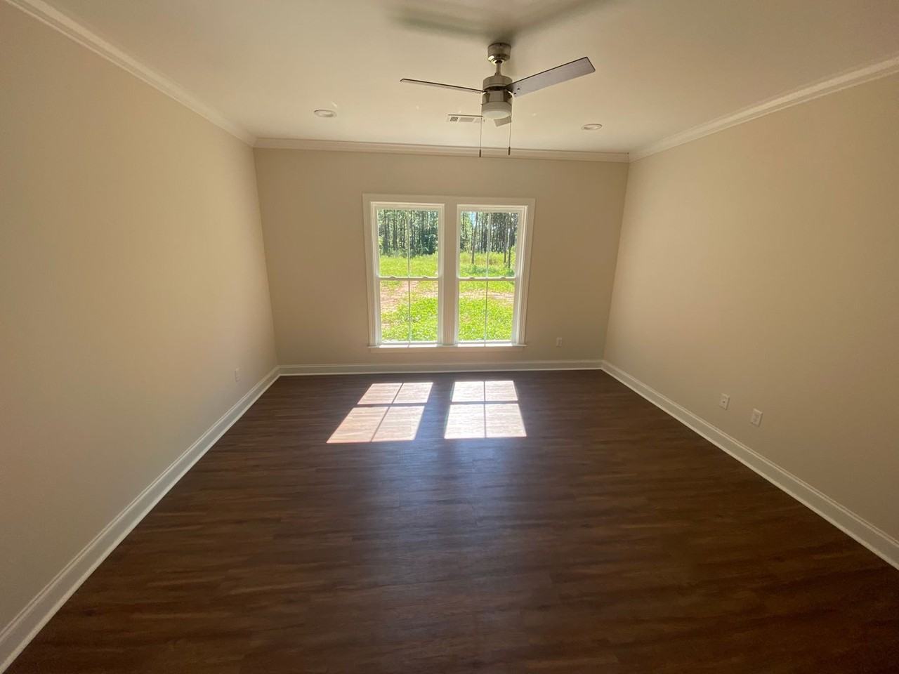 127 Chapel Ct - Photo 7 of 12