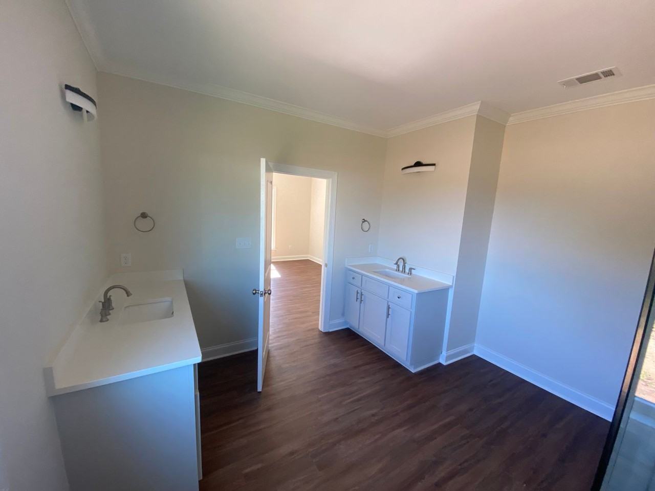 127 Chapel Ct - Photo 6 of 12