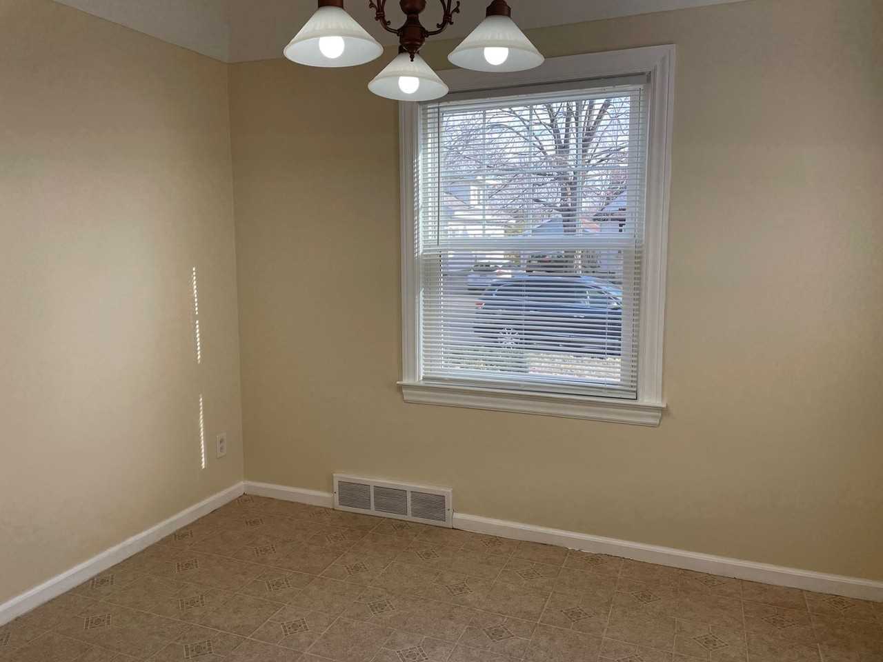 4909 Florida Ave Sw - Photo 5 of 22
