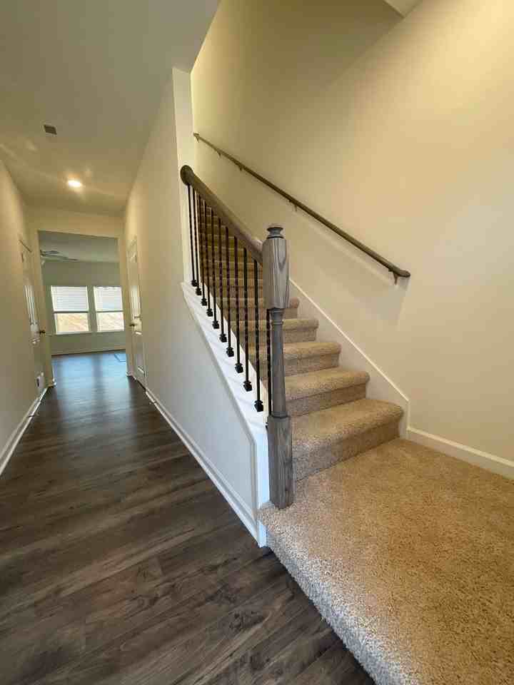 569 Cliff St - Photo 3 of 39
