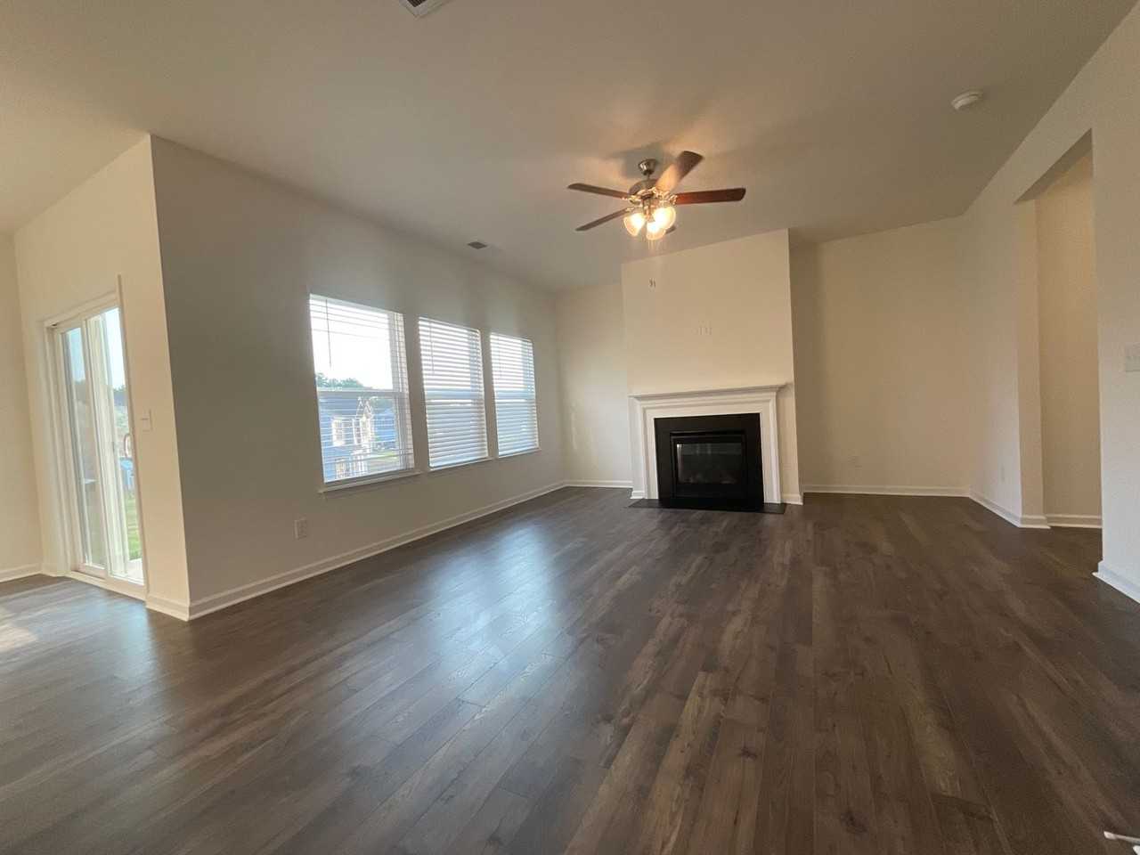 569 Cliff St - Photo 6 of 39