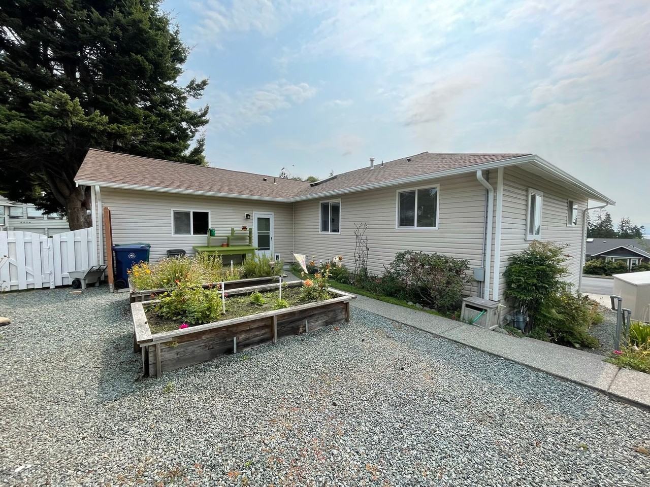 4412 Bryce Dr - Photo 4 of 34