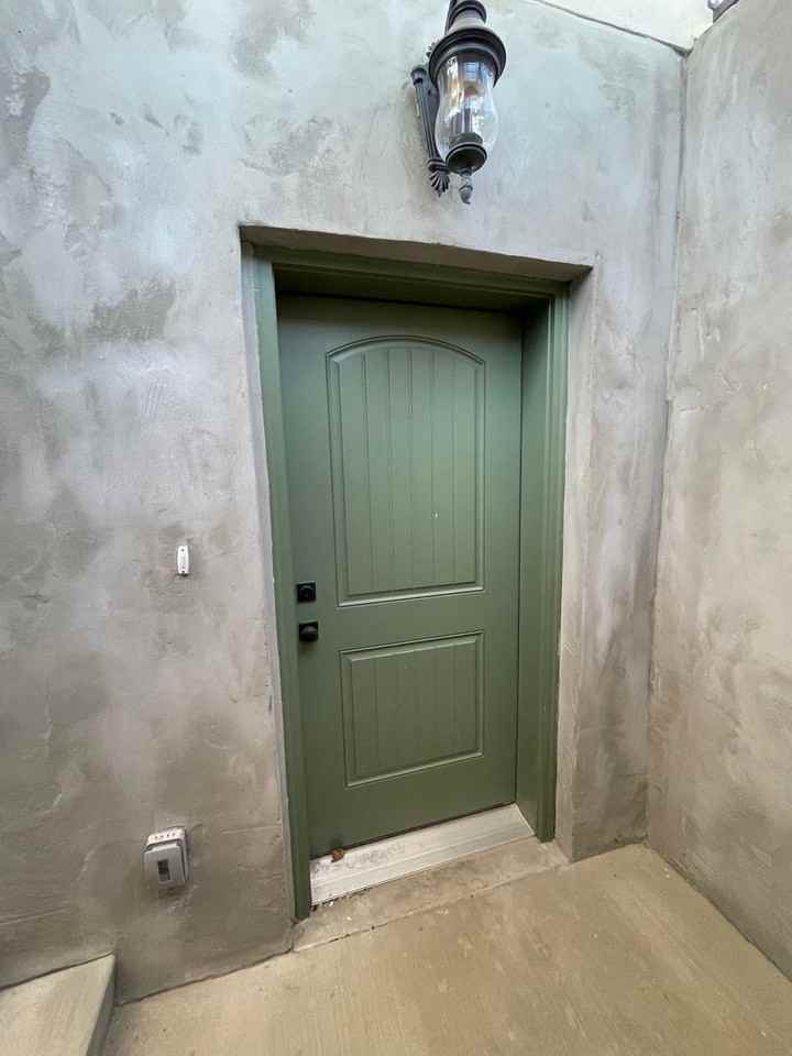 1005 N 1030 W - Photo 2 of 9