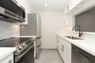 Cascadian View Apartments - Photo 1 of 1