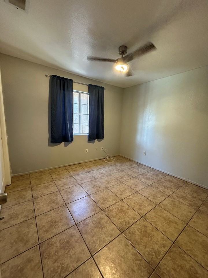 309 Balboa Dr - Photo 3 of 9