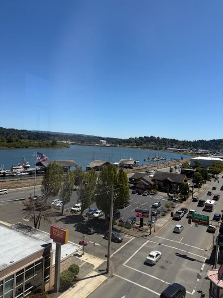 275 N Broadway - Photo 2 of 13