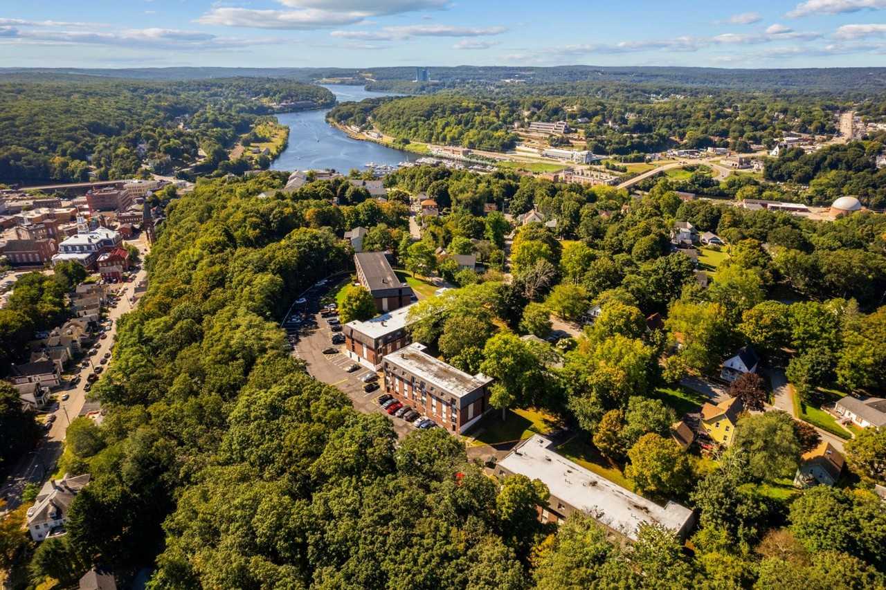 Cedar Glen - Photo 3 of 8