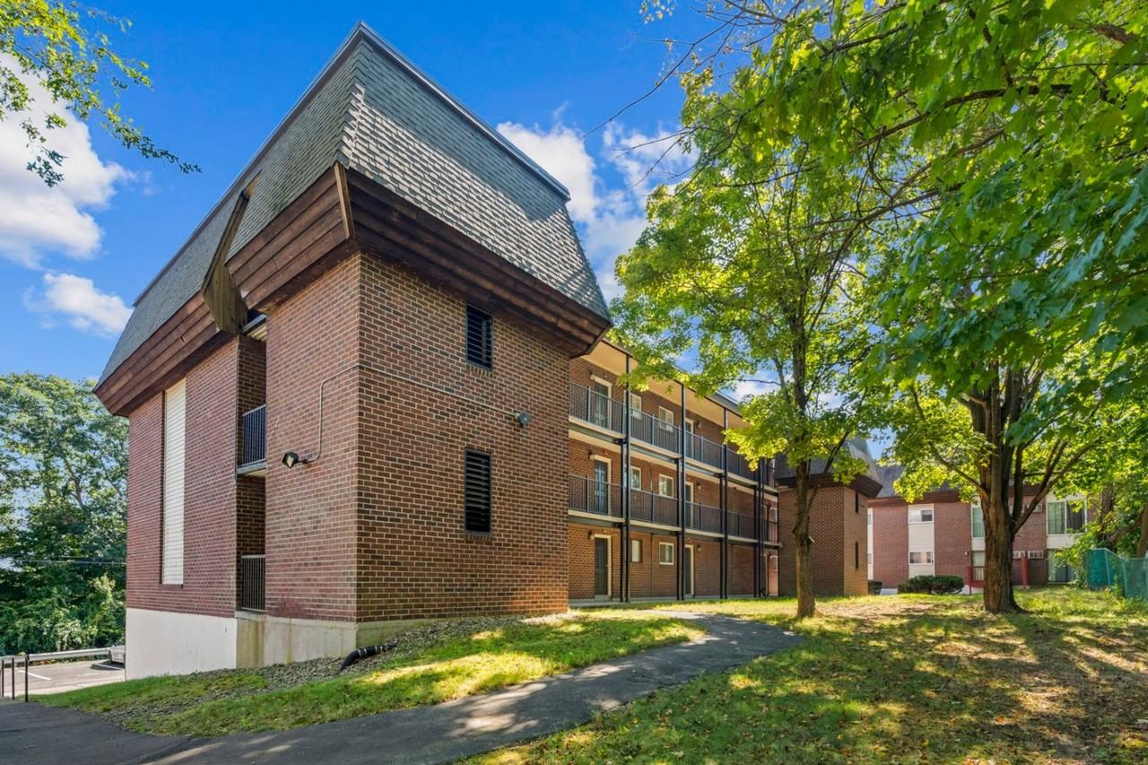 Cedar Glen - Photo 6 of 8