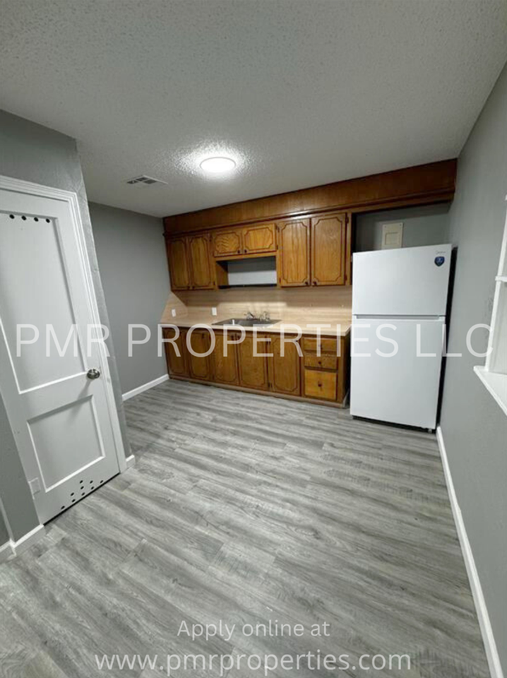 1804 Nw Kingsbury Ave - Photo 3 of 12