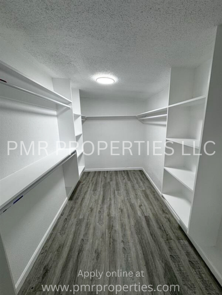 1804 Nw Kingsbury Ave - Photo 5 of 12