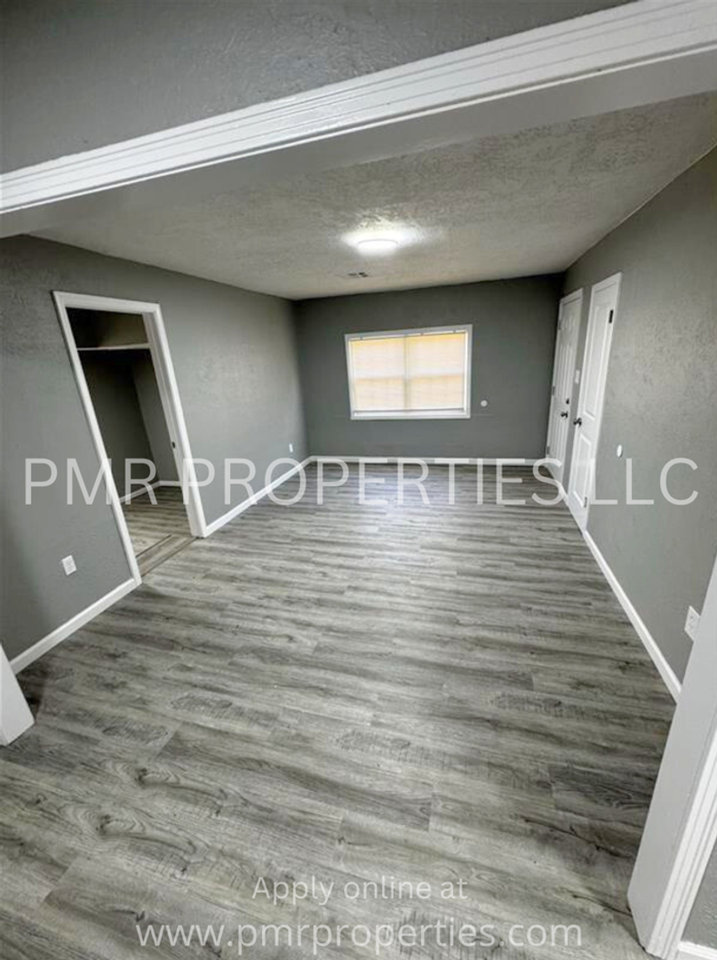 1804 Nw Kingsbury Ave - Photo 6 of 12