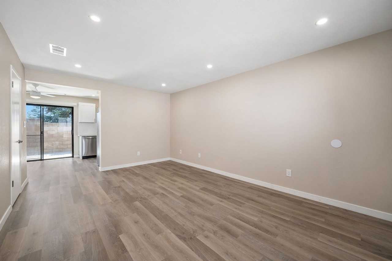 180 Brisco Rd - Photo 3 of 21