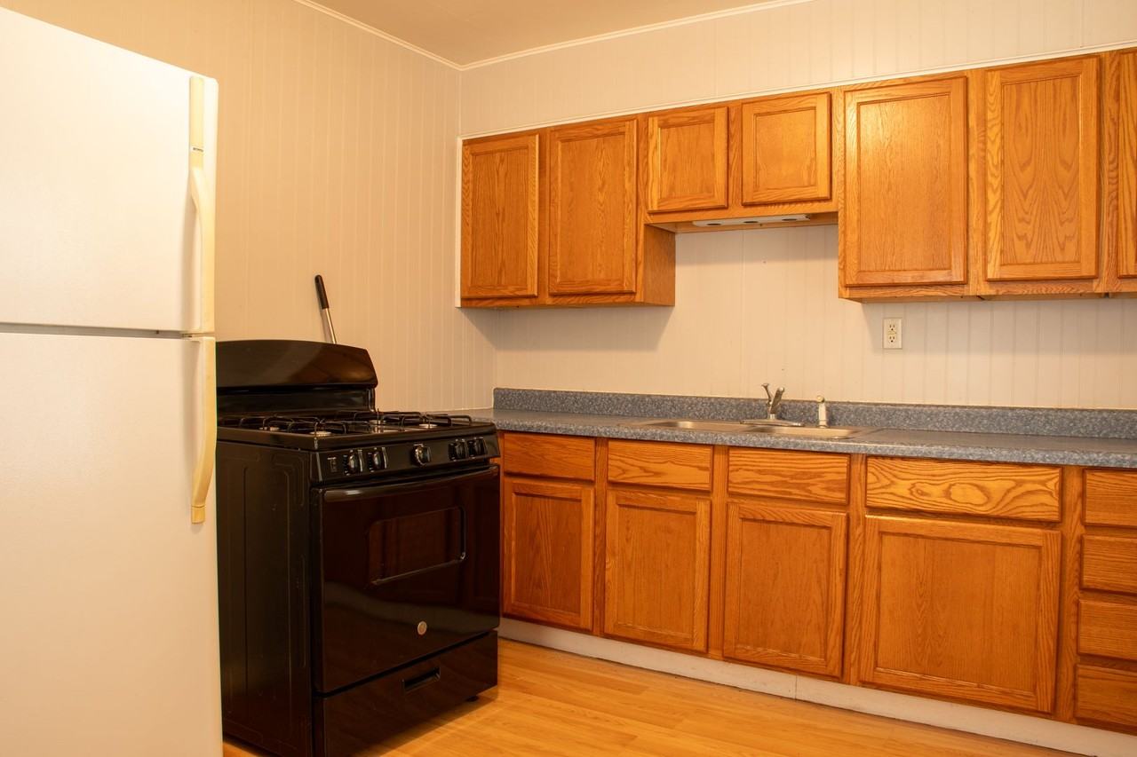144 Victory Dr - Photo 4 of 13