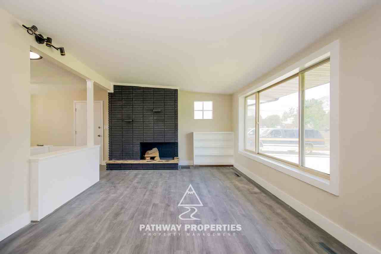 881 N 950 W - Photo 2 of 15