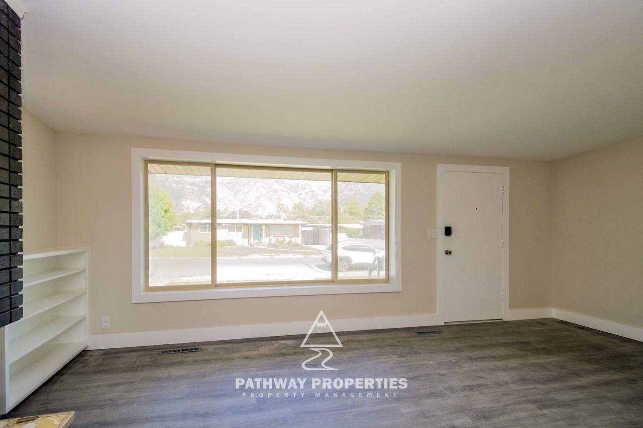 881 N 950 W - Photo 3 of 15