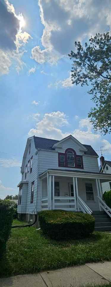 201 Parkway Ave - Photo 2 of 25