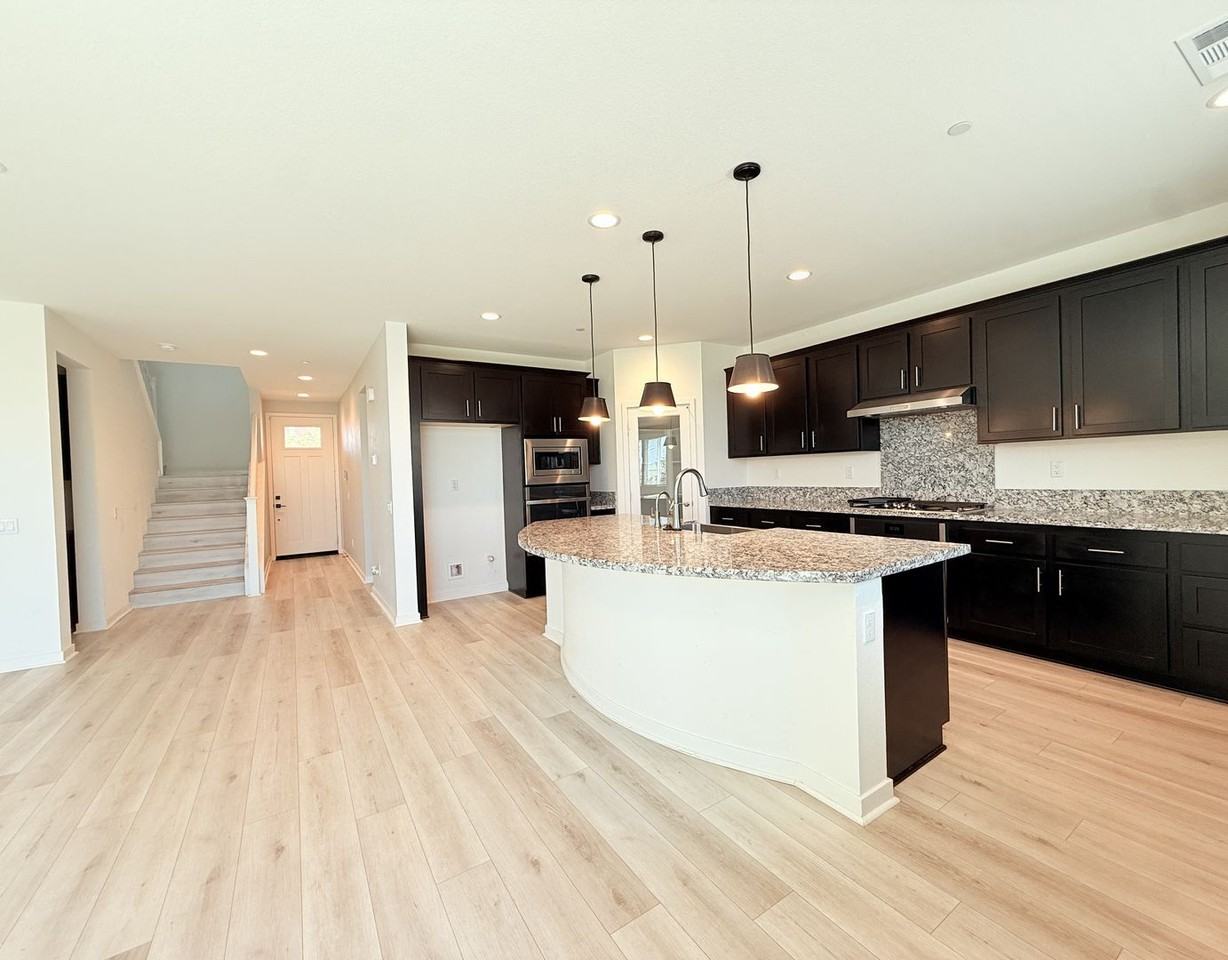 35461 Alexandria Way - Photo 2 of 41