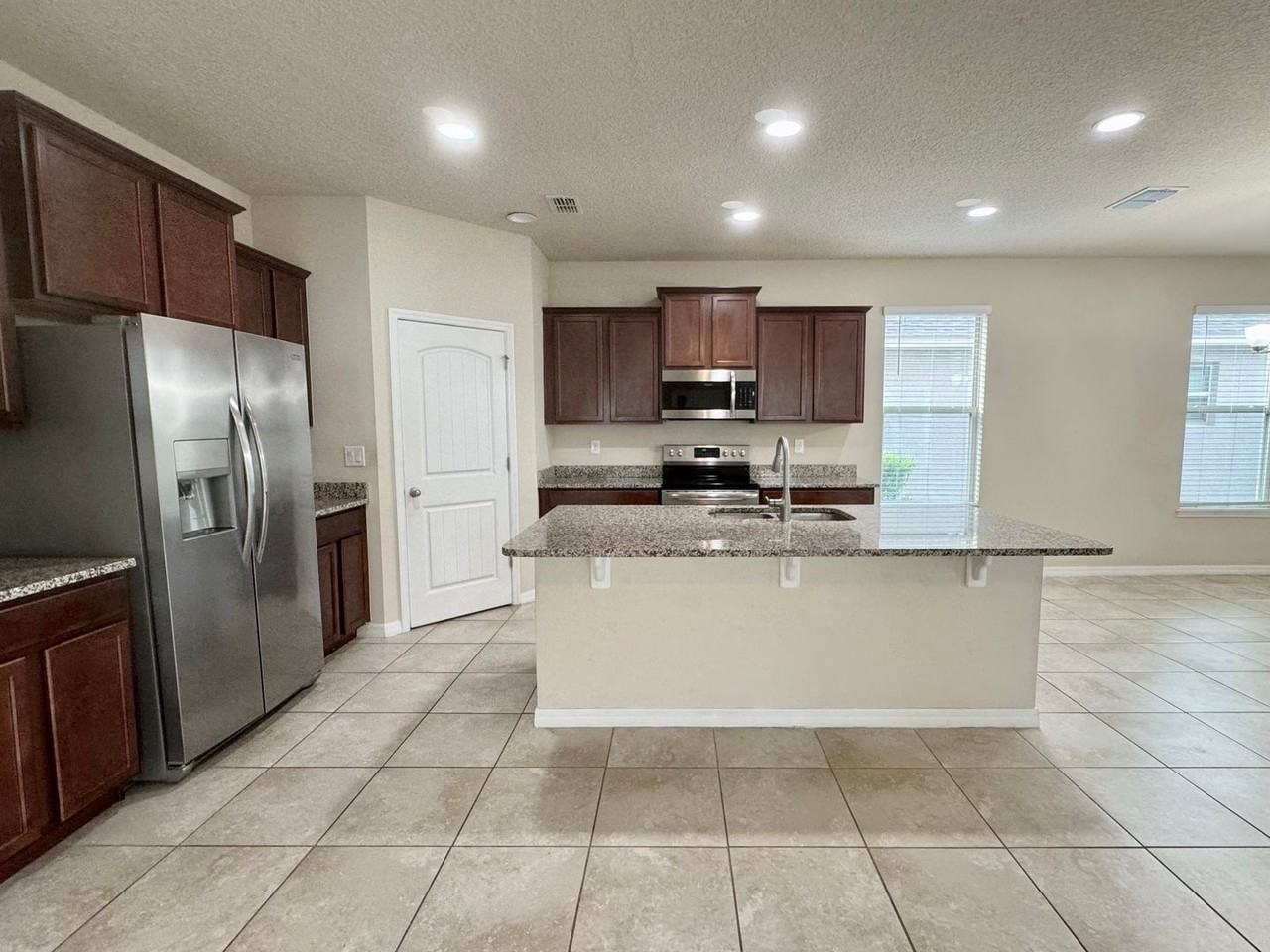 9971 Beach Port Dr - Photo 6 of 20