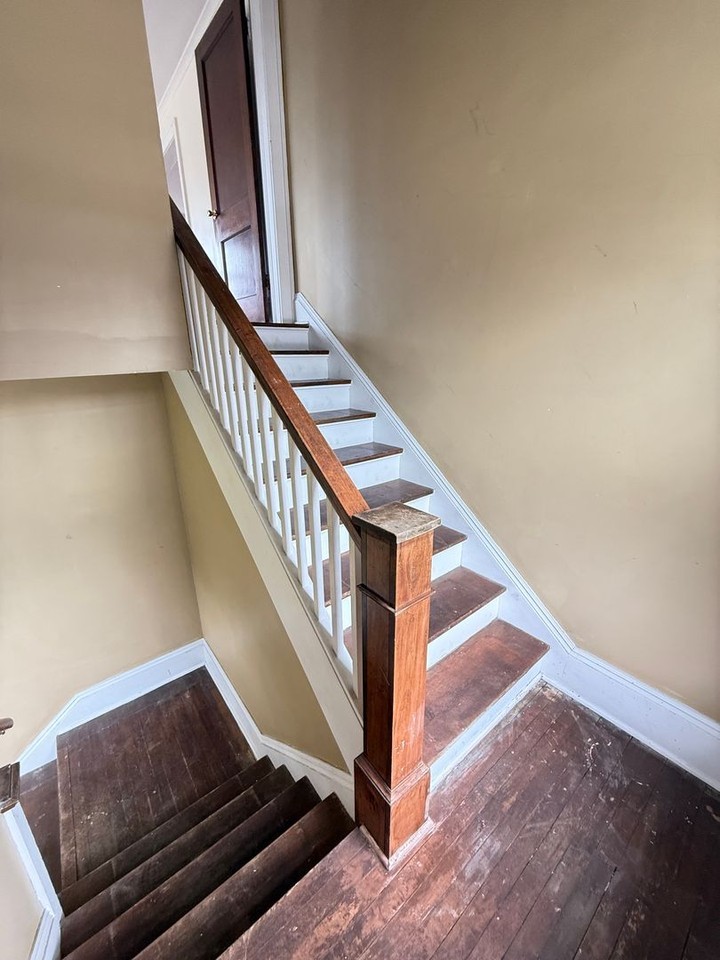 811 2nd St - Photo 4 of 23