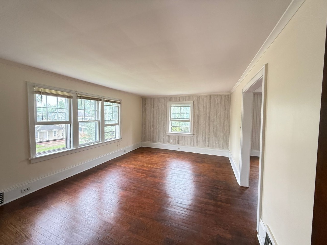 811 2nd St - Photo 5 of 23