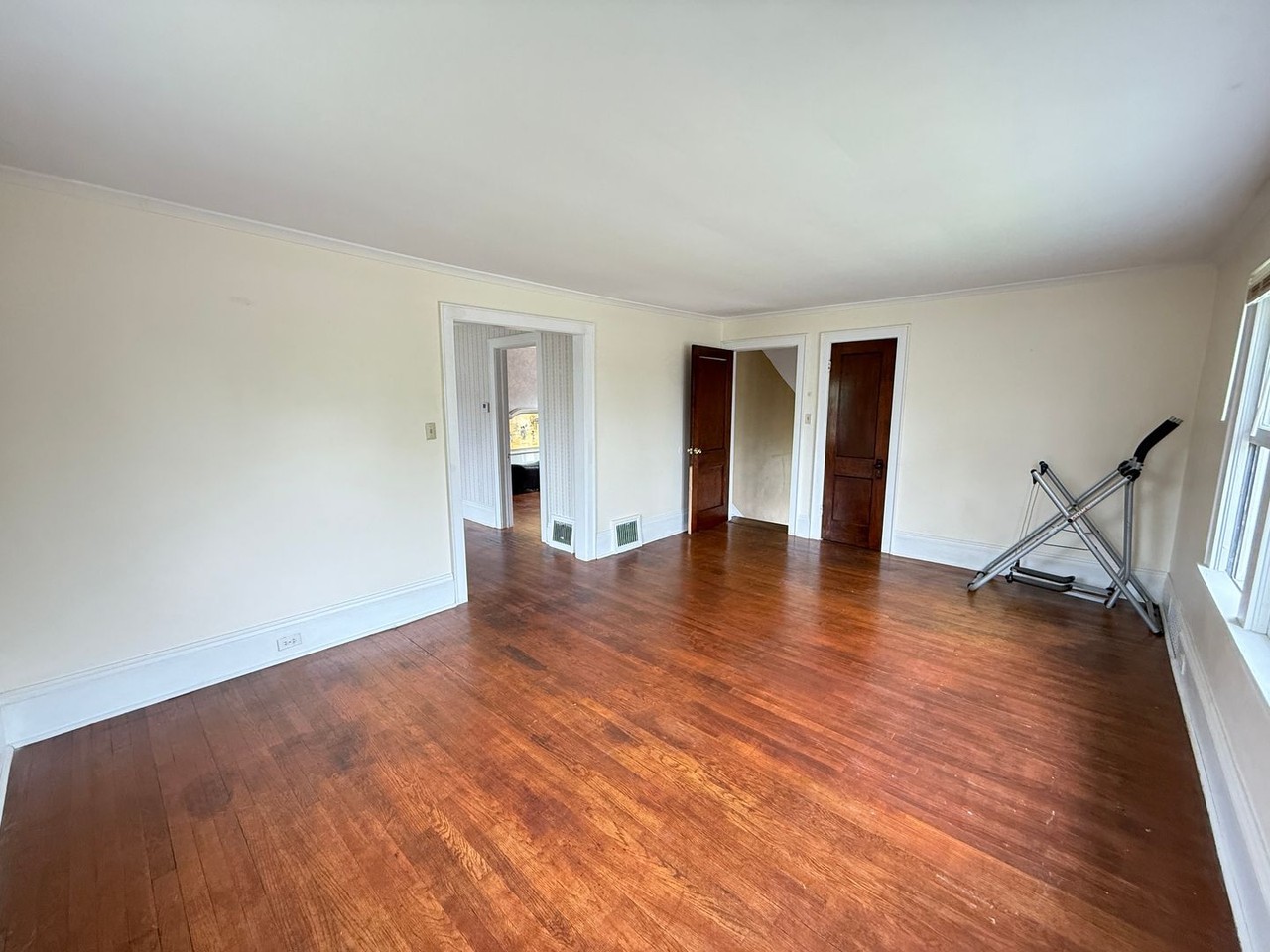 811 2nd St - Photo 6 of 23