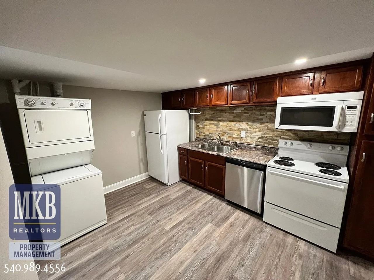 1813 Oxford Avenue Roanoke, VA 24015 - Photo 4 of 10