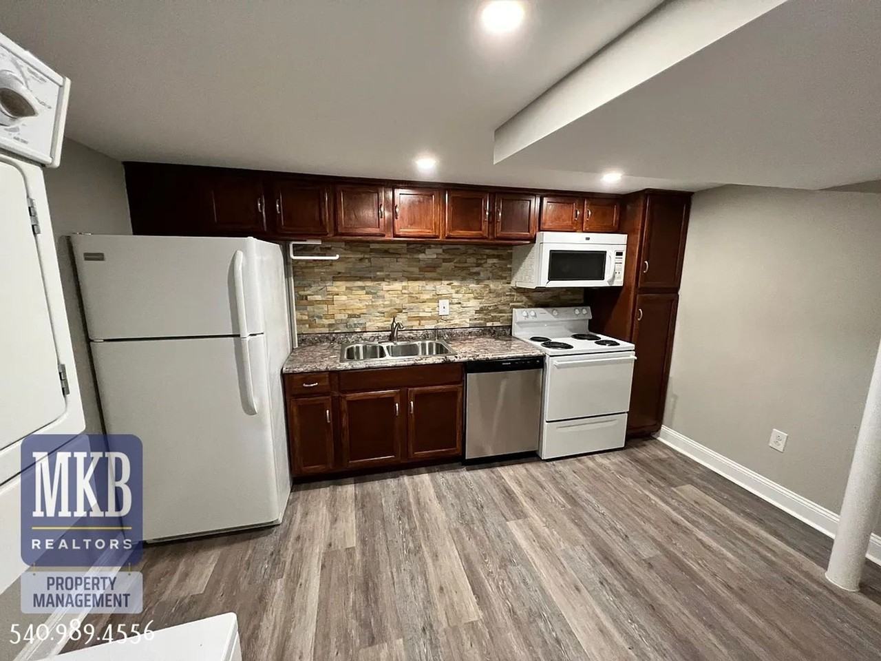 1813 Oxford Avenue Roanoke, VA 24015 - Photo 5 of 10