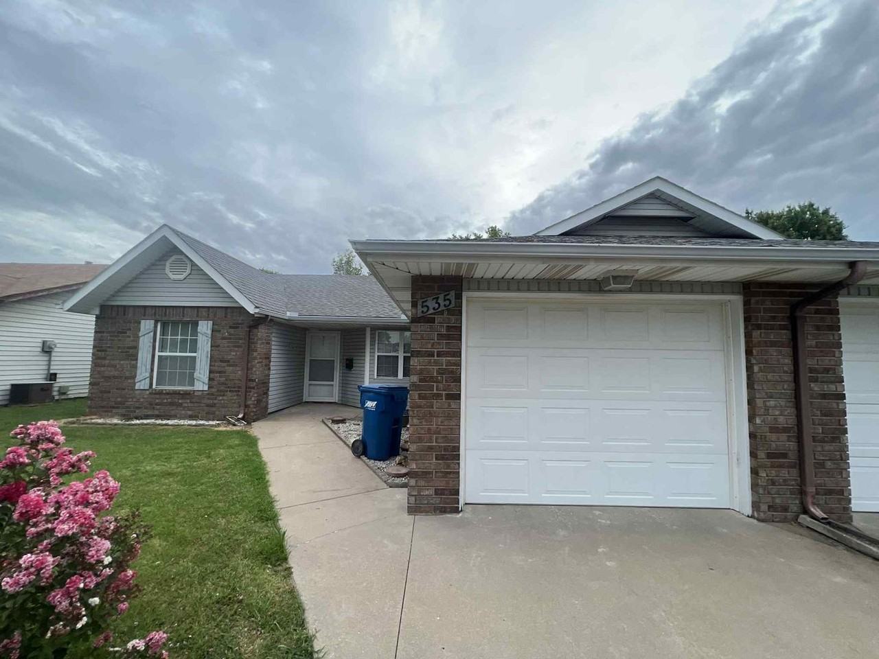 535 Scott St - Photo 2 of 25