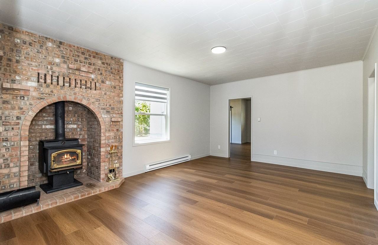 607 3rd St - Photo 3 of 39