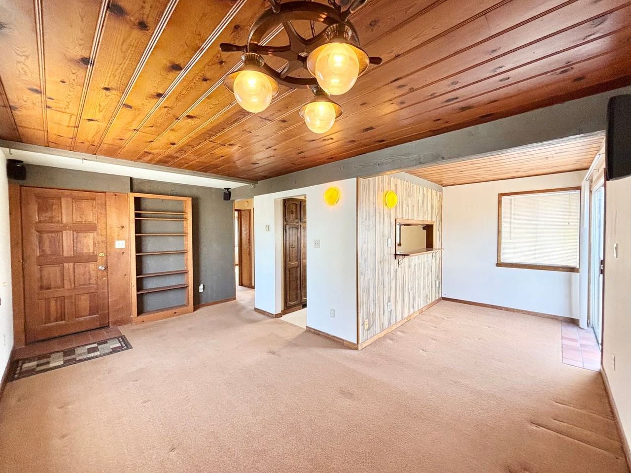 106 Los Angeles Ave - Photo 2 of 25