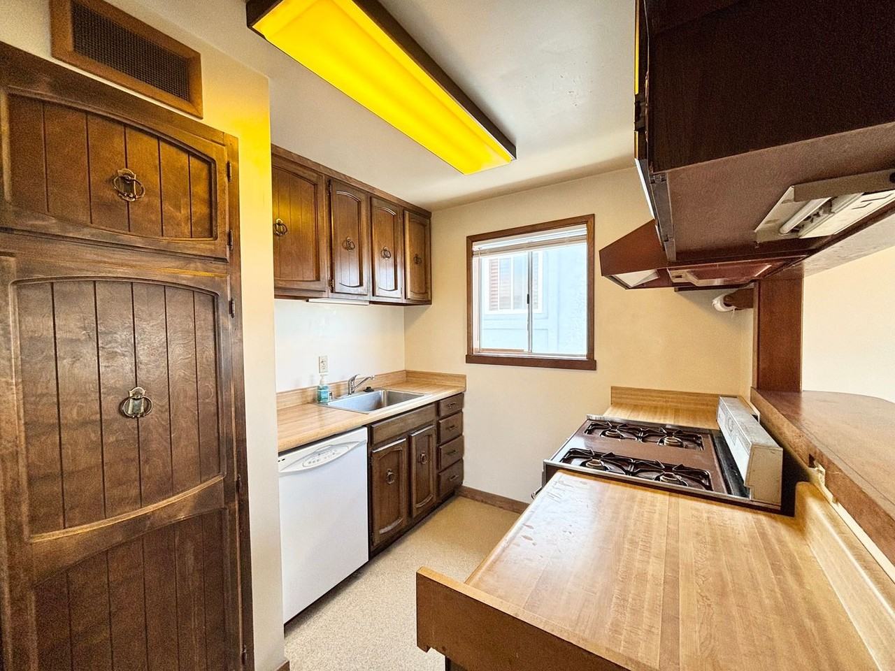 106 Los Angeles Ave - Photo 3 of 25