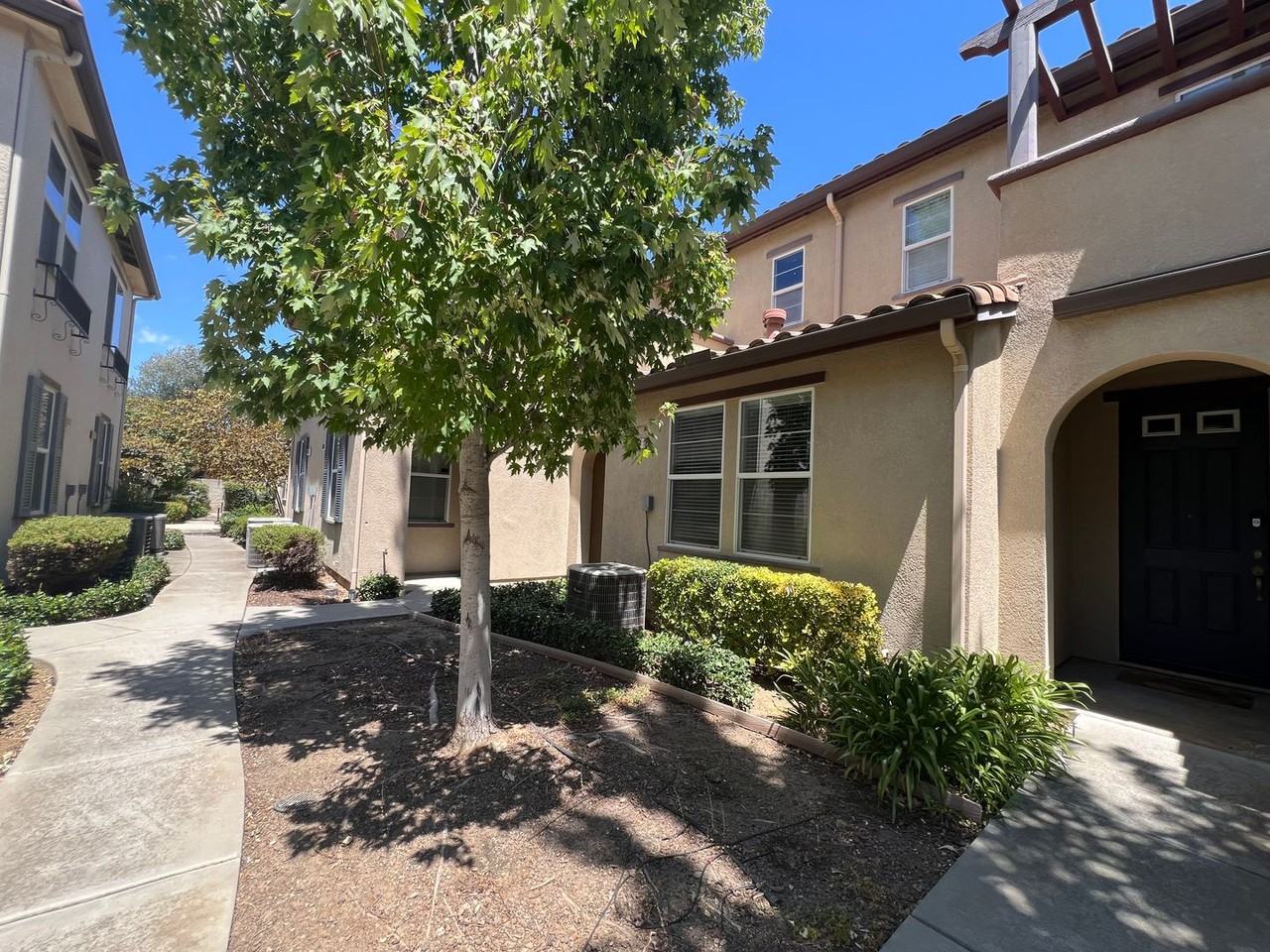 8344 Crystal Walk Cir - Photo 2 of 40
