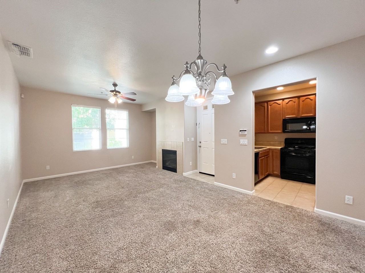 8344 Crystal Walk Cir - Photo 4 of 40