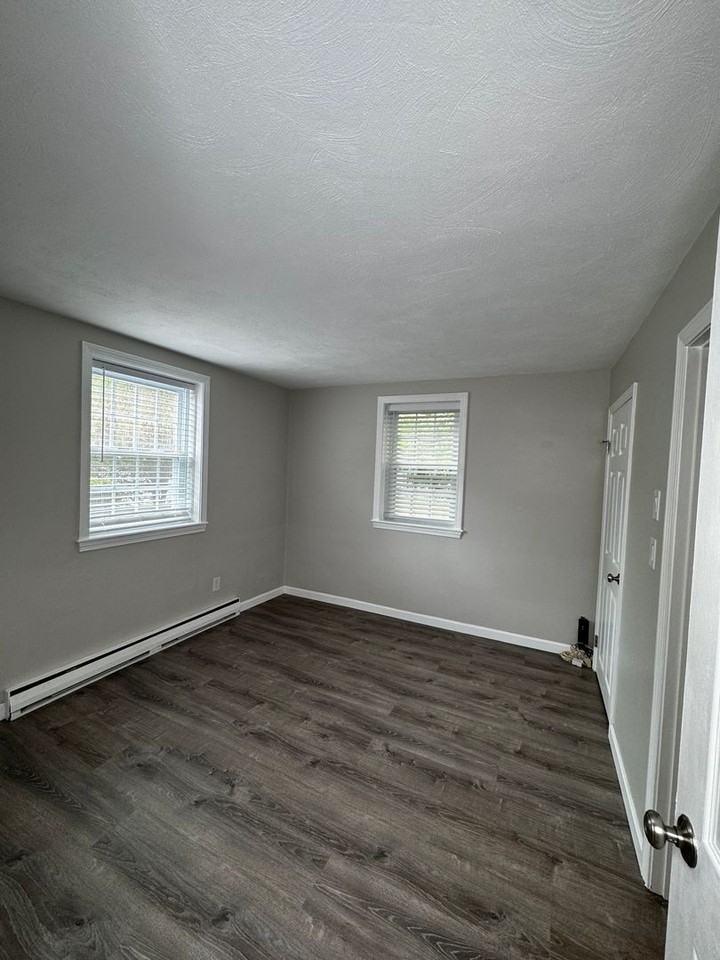 17 Sinai Cir #D7 - Photo 4 of 6