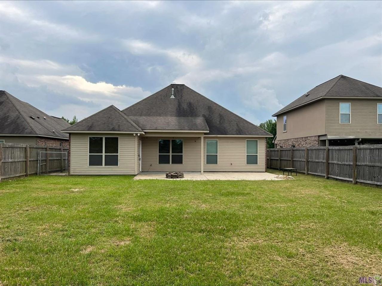 9437 Redwood Lake Blvd - Photo 2 of 21