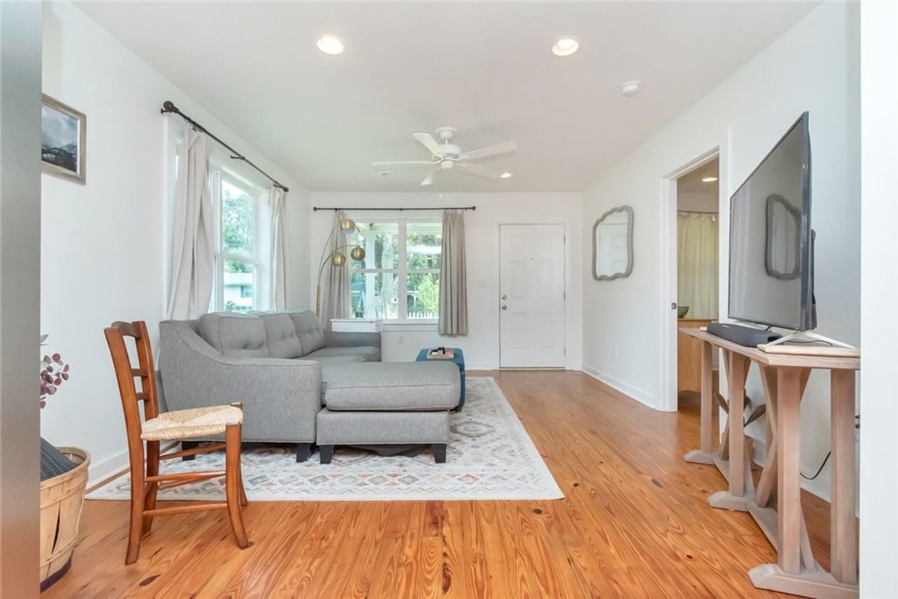 958 Pinemont Dr - Photo 4 of 42