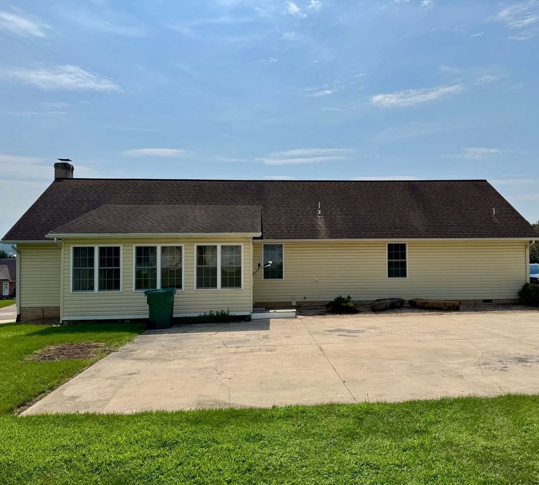 358 Jewelry Dr - Photo 2 of 17