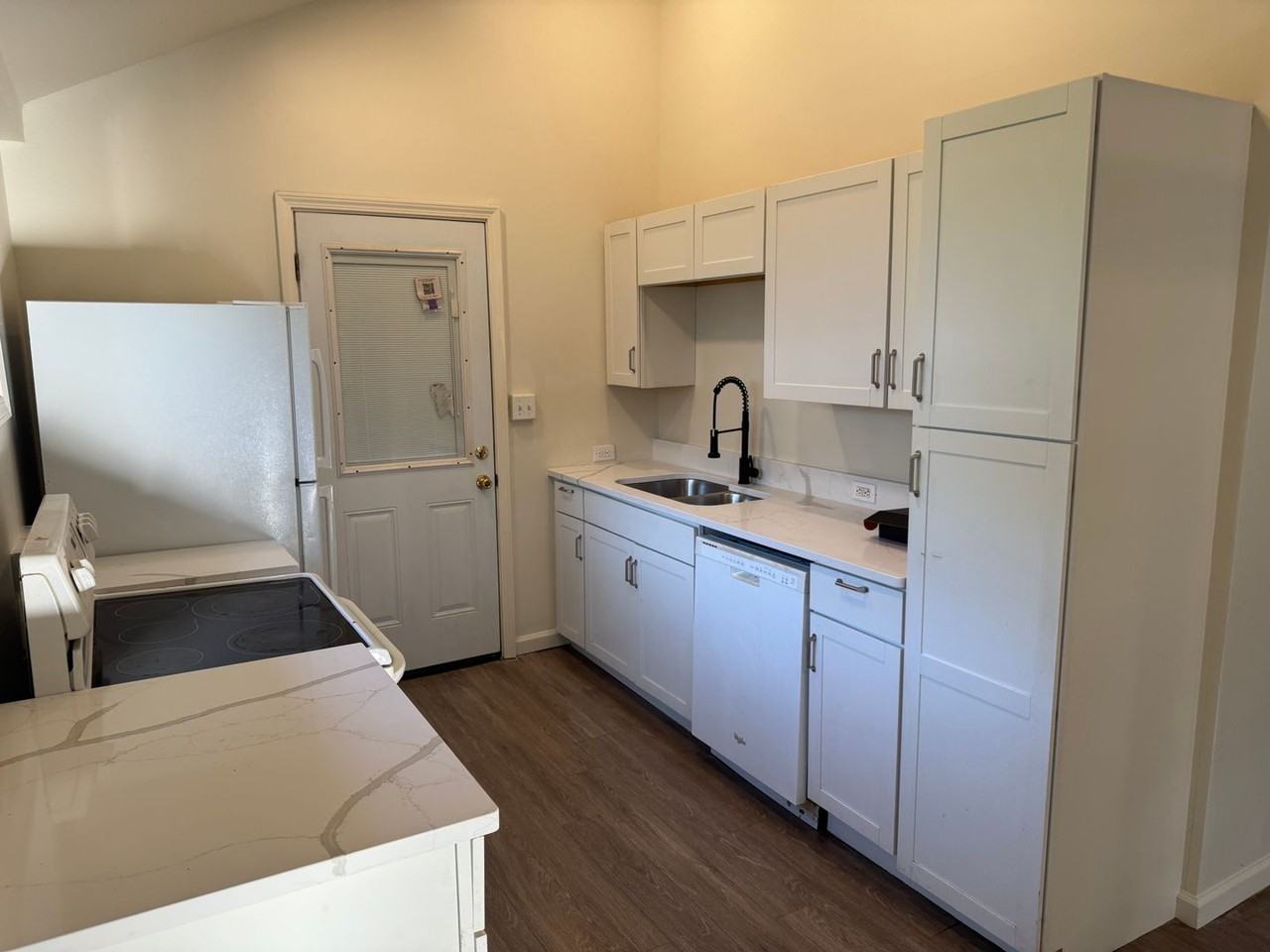 2637 Woodlawn Dr - Photo 2 of 4