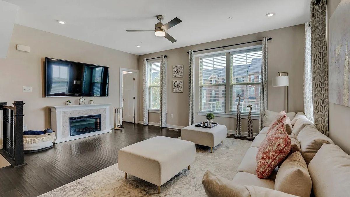 5919 Sauerwein Way - Photo 3 of 32