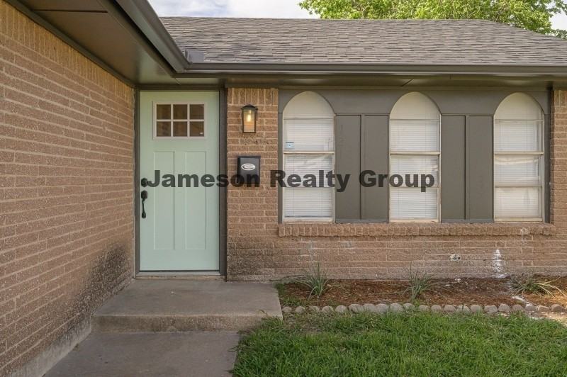 121 Nw 79th St - Photo 3 of 44